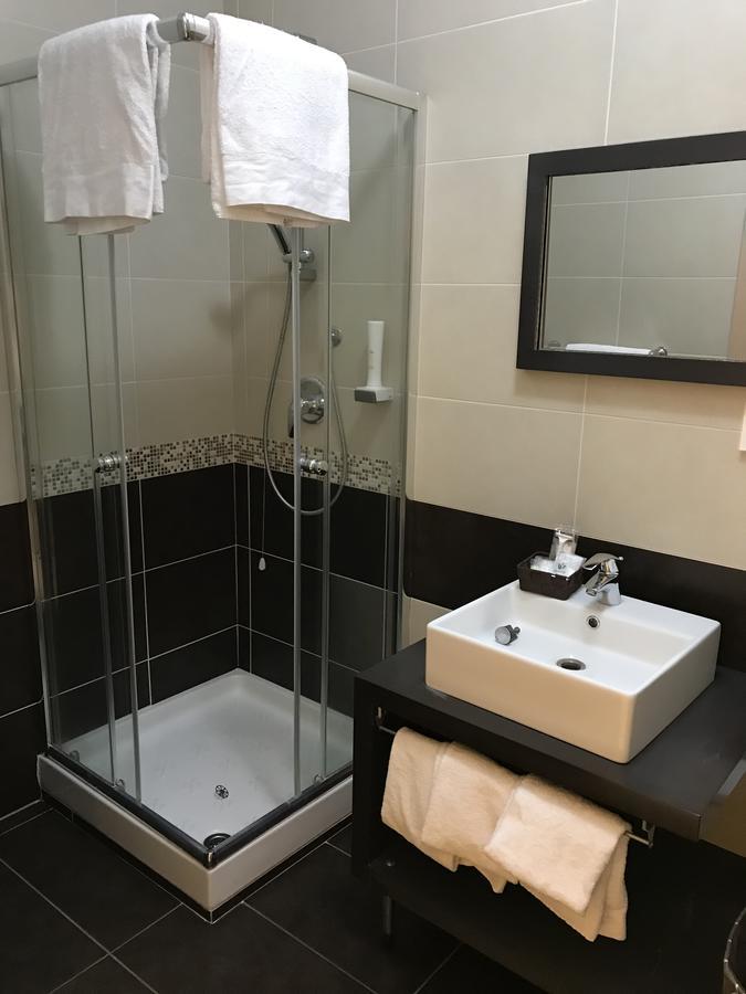 爱丽丝酒店 皮耶韦埃马努埃莱 外观 照片