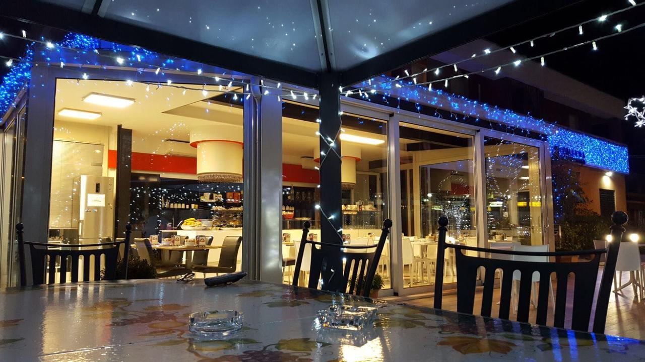 爱丽丝酒店 皮耶韦埃马努埃莱 外观 照片