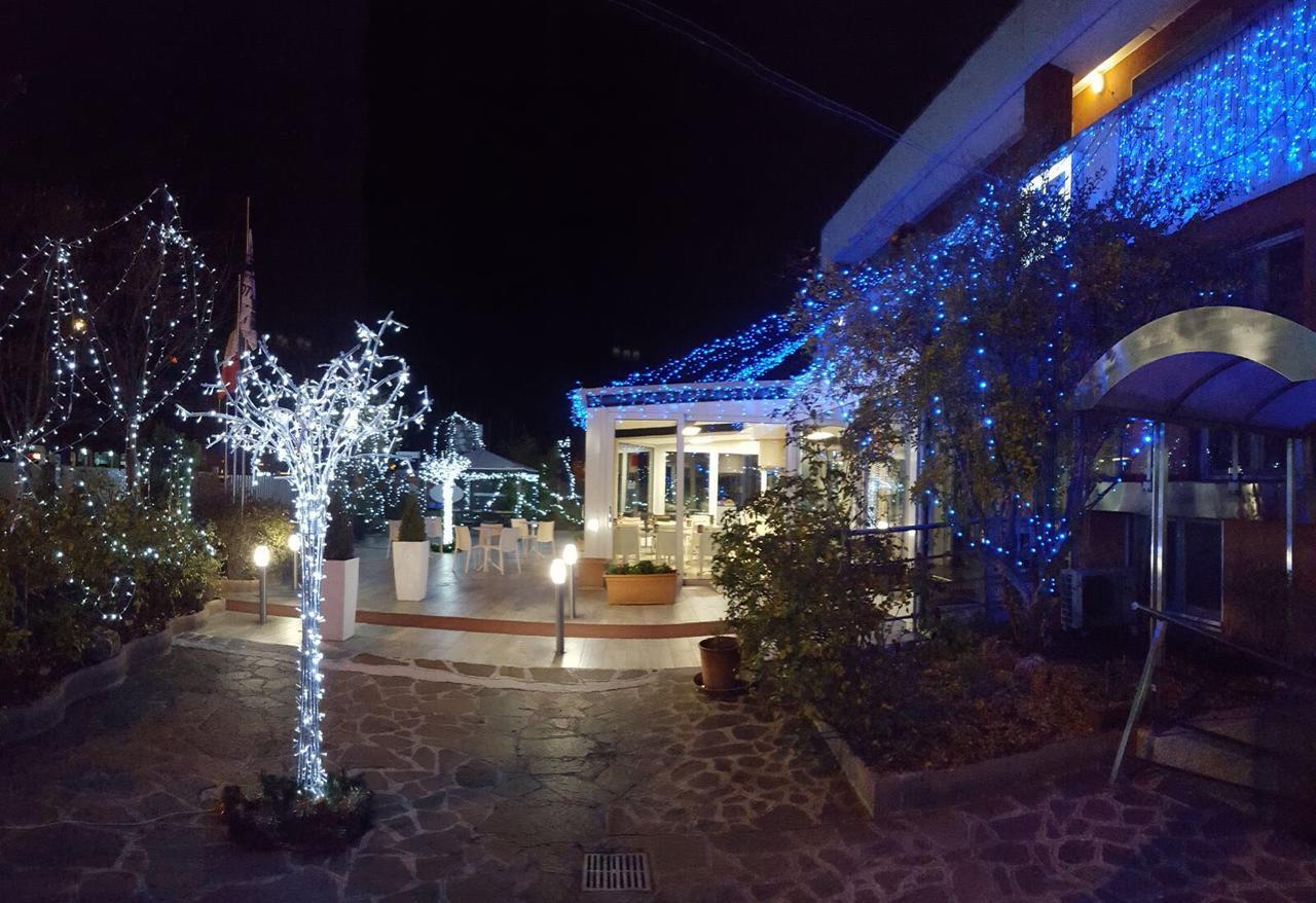 爱丽丝酒店 皮耶韦埃马努埃莱 外观 照片